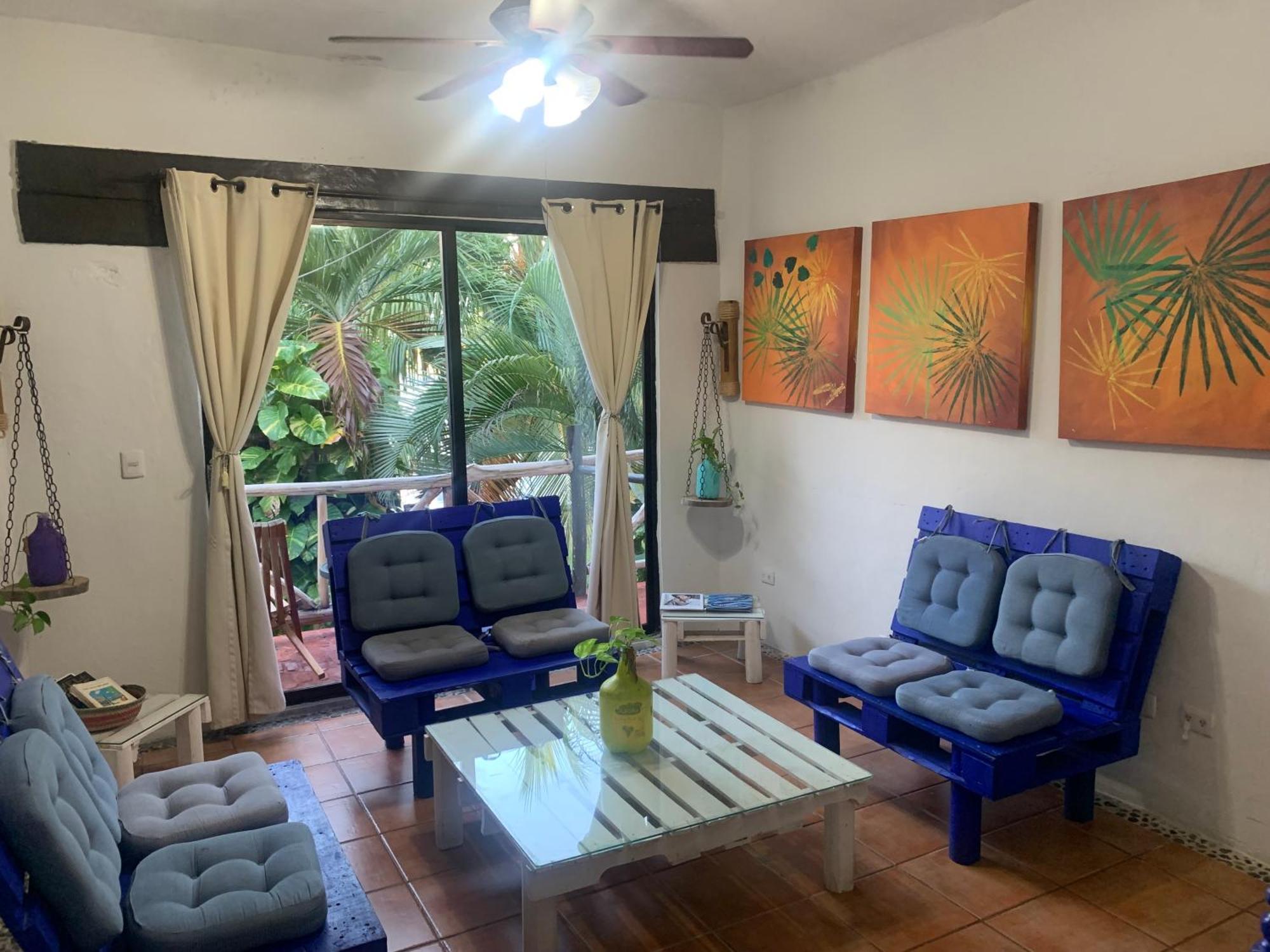 Casa Caribe Cancun Ngoại thất bức ảnh Living room with a view of the ocean